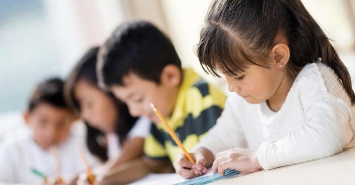 Some people think that a sense of competition in children should be encouraged. IELTS Writing Task 2